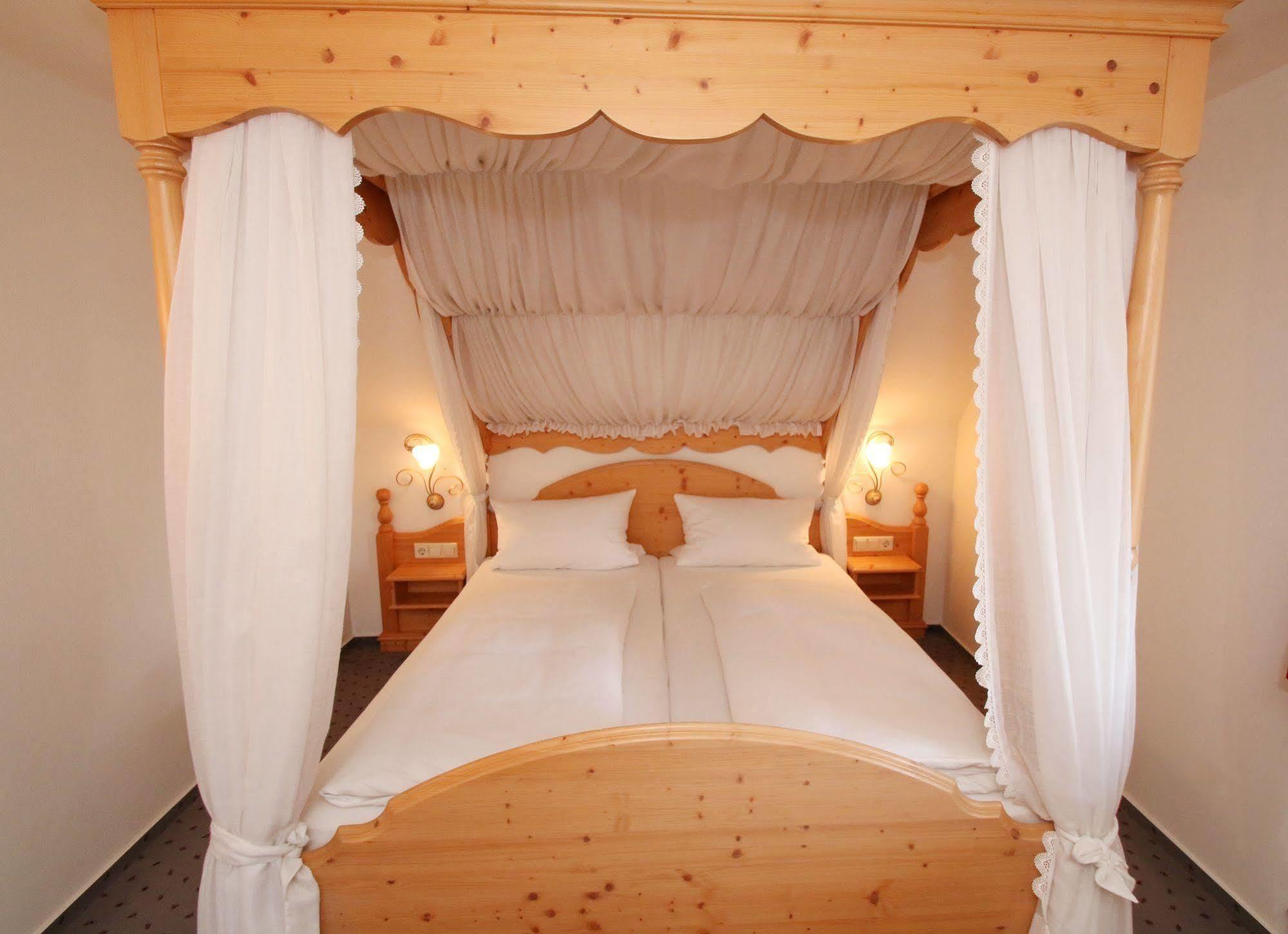 Hotel Landgasthof Adler Altenrond ภายนอก รูปภาพ