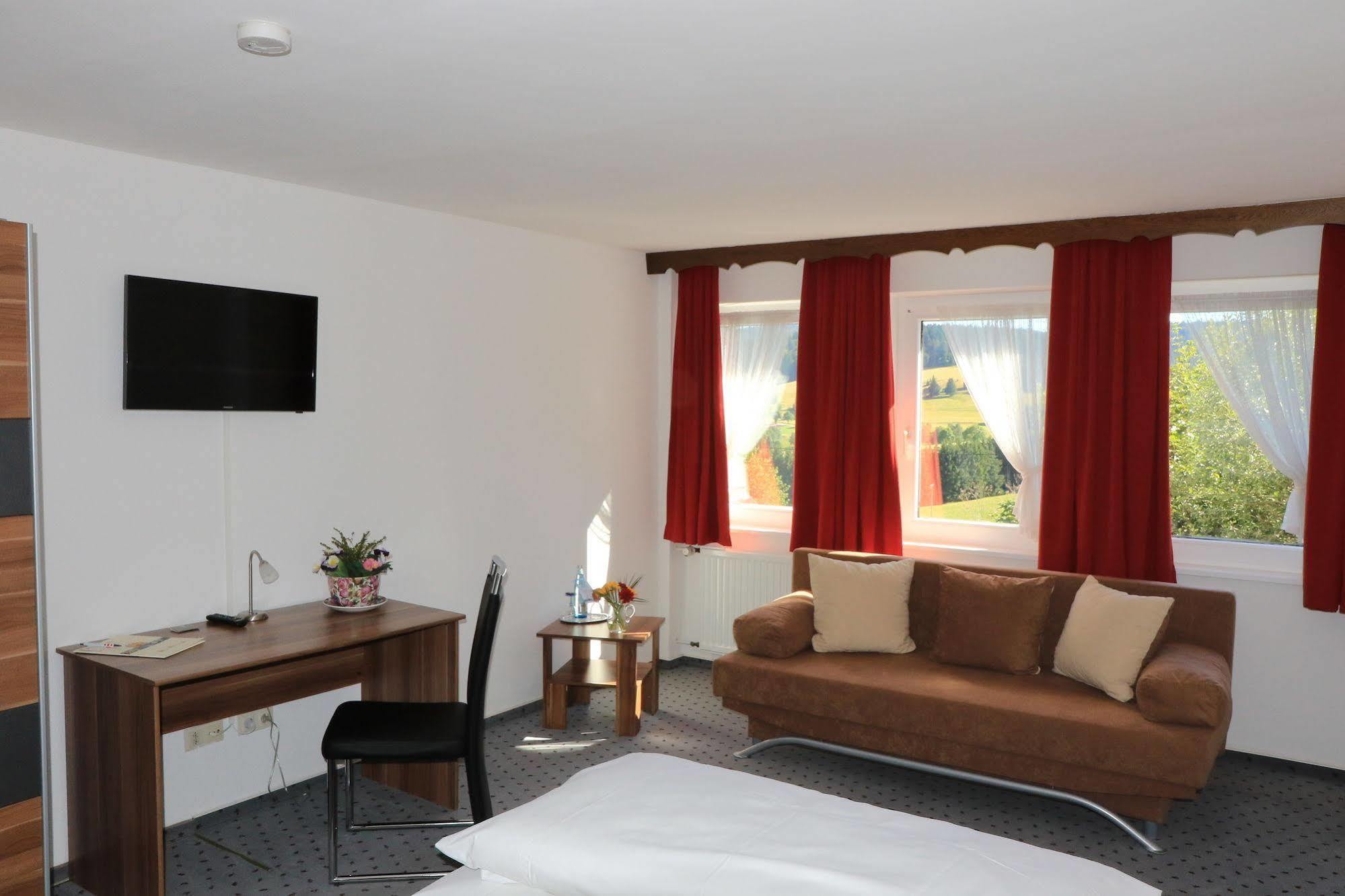 Hotel Landgasthof Adler Altenrond ภายนอก รูปภาพ
