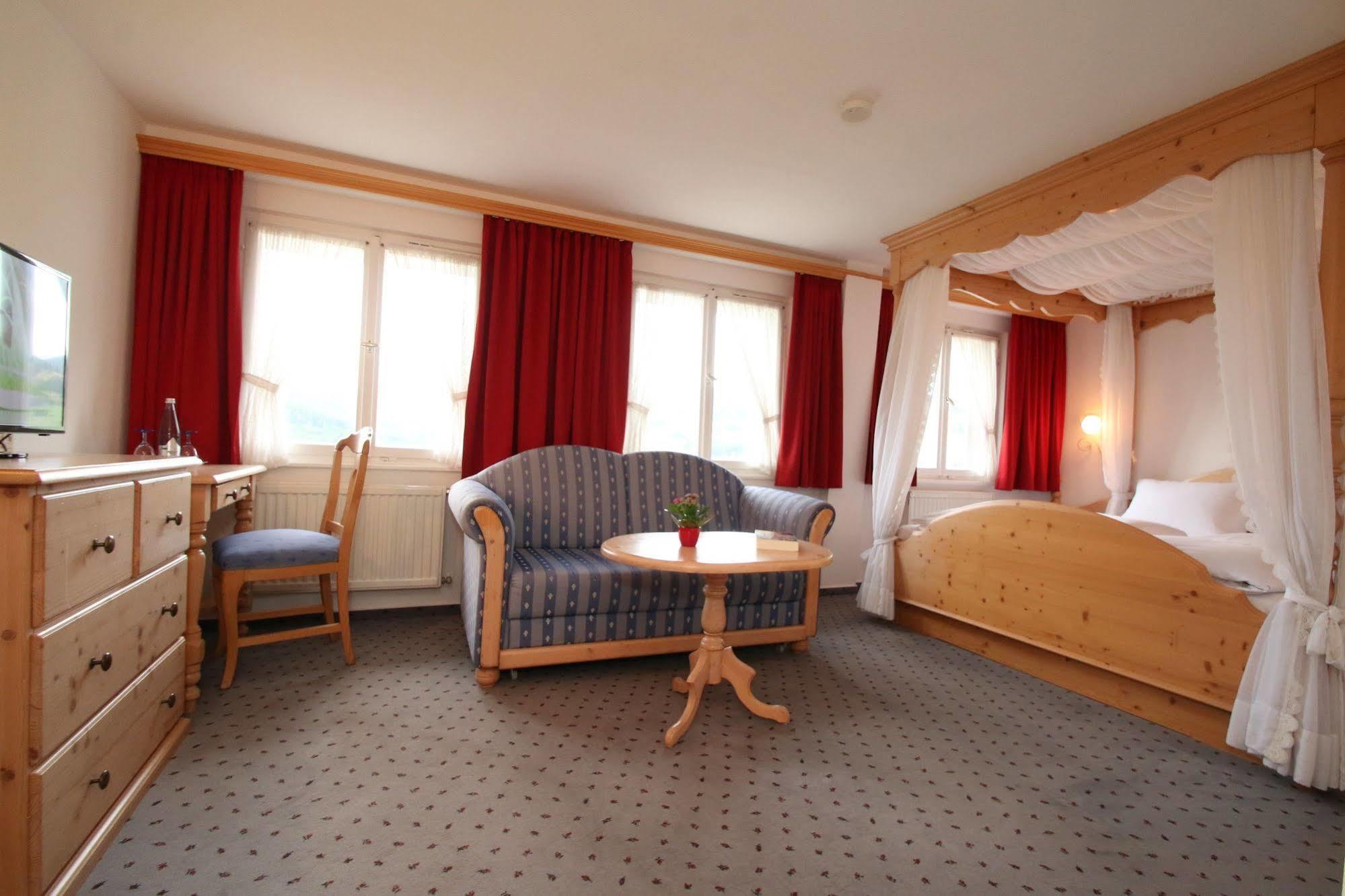 Hotel Landgasthof Adler Altenrond ภายนอก รูปภาพ
